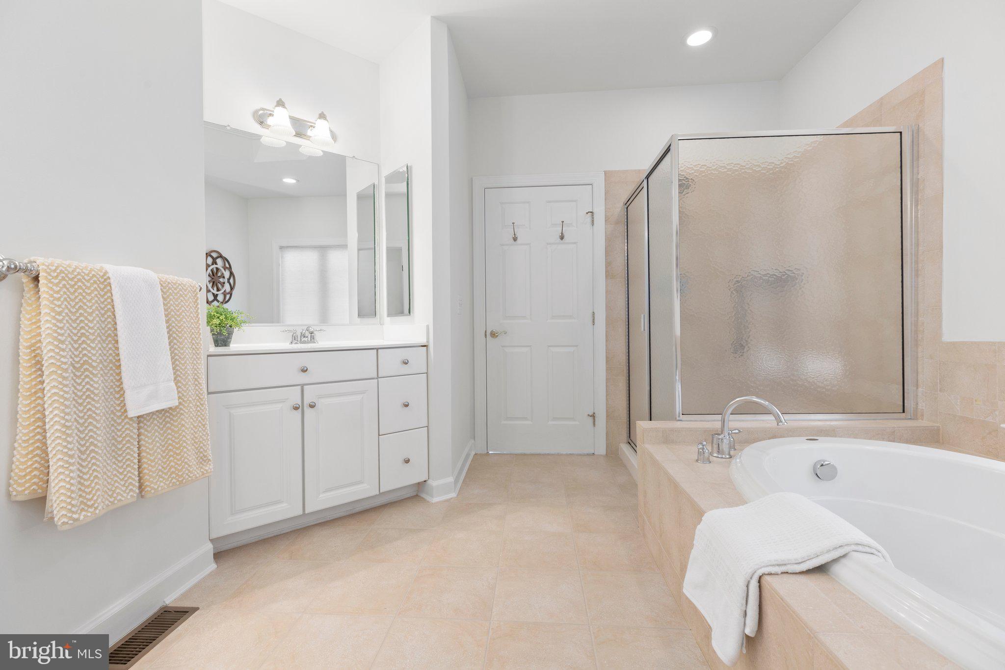 VIRGINIA HERITAGE AT LEE'S PARK - Residential