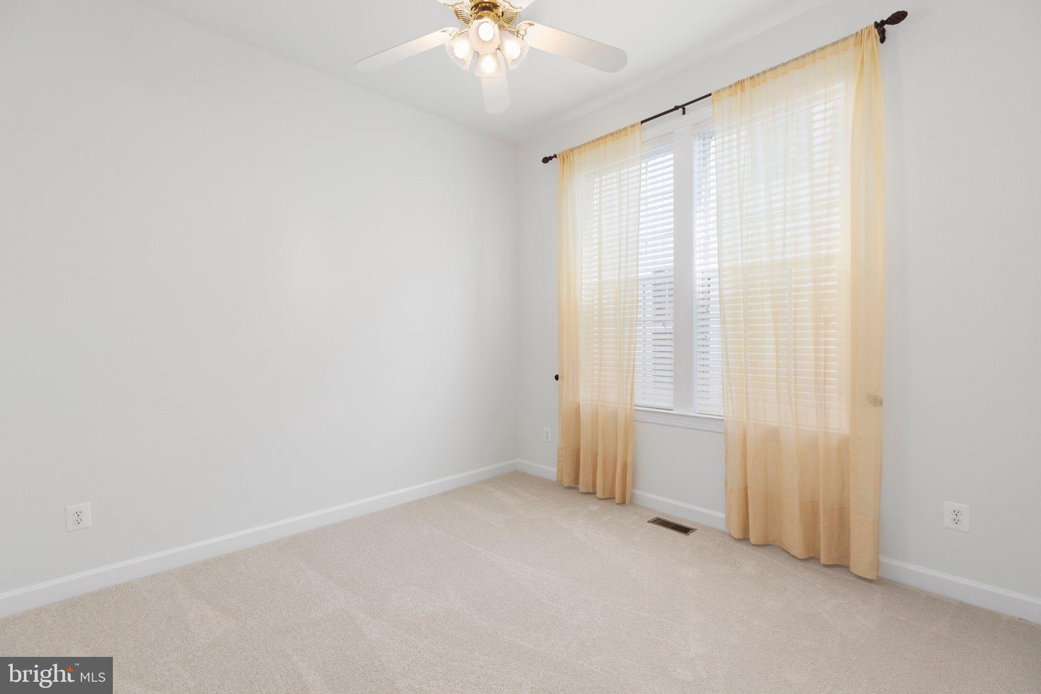 VIRGINIA HERITAGE AT LEE'S PARK - Residential