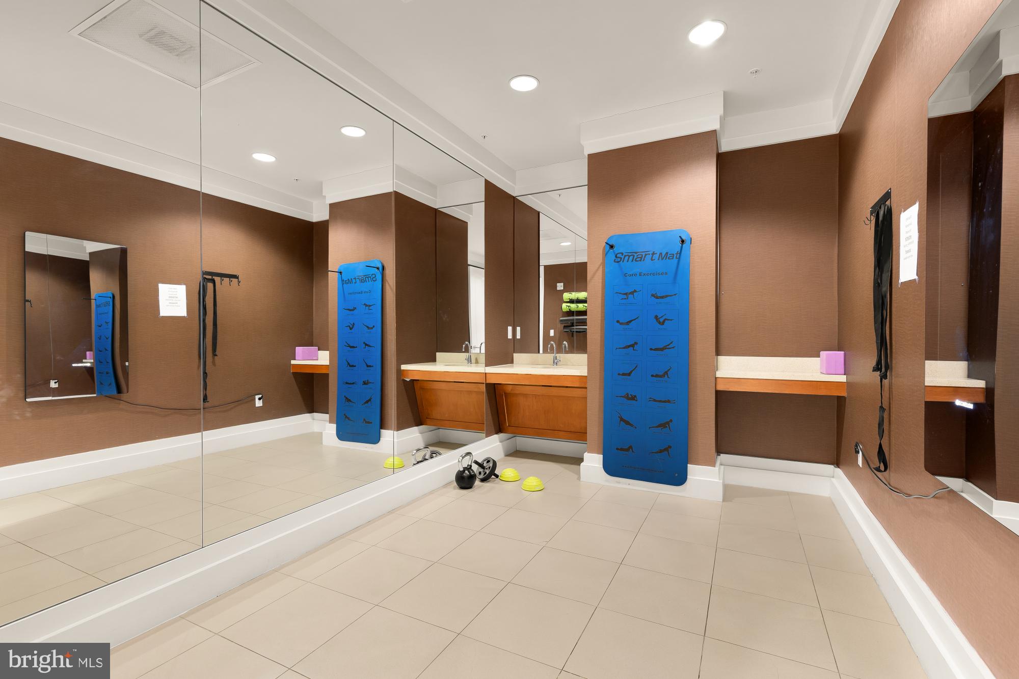 ONE PARK CREST - Residential