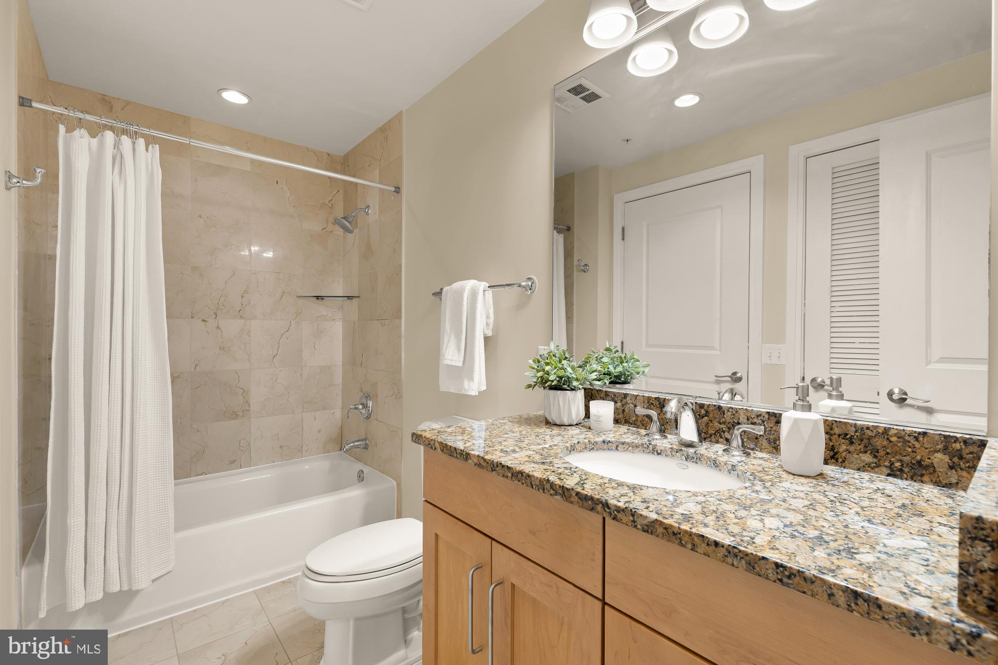 ONE PARK CREST - Residential