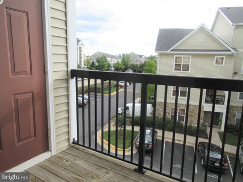Condo For Rent - 5109 Travis Edward Way #E<br/> CENTREVILLE, VA 20120