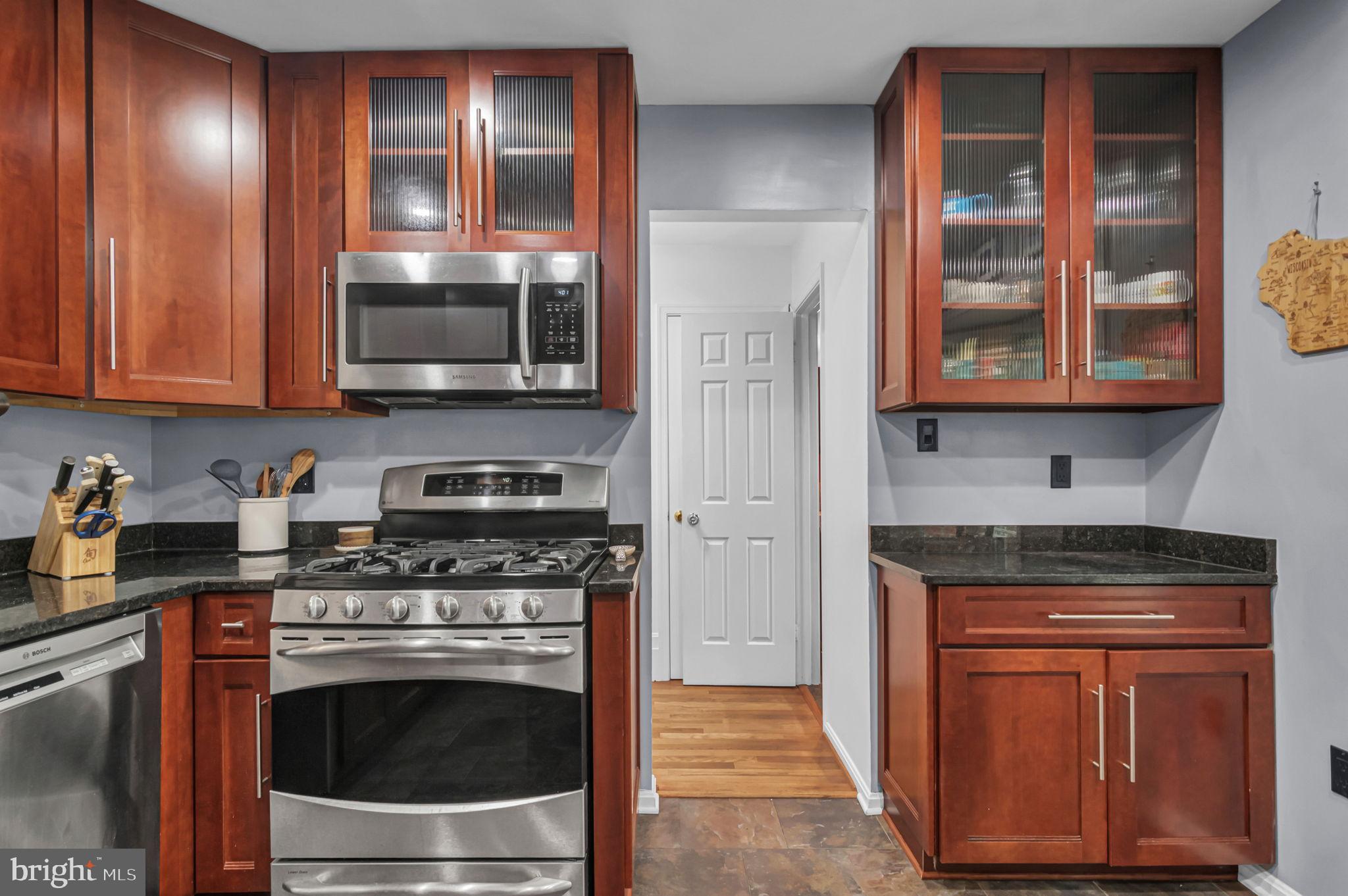 43 CARRIAGE HOUSE CIRCLE