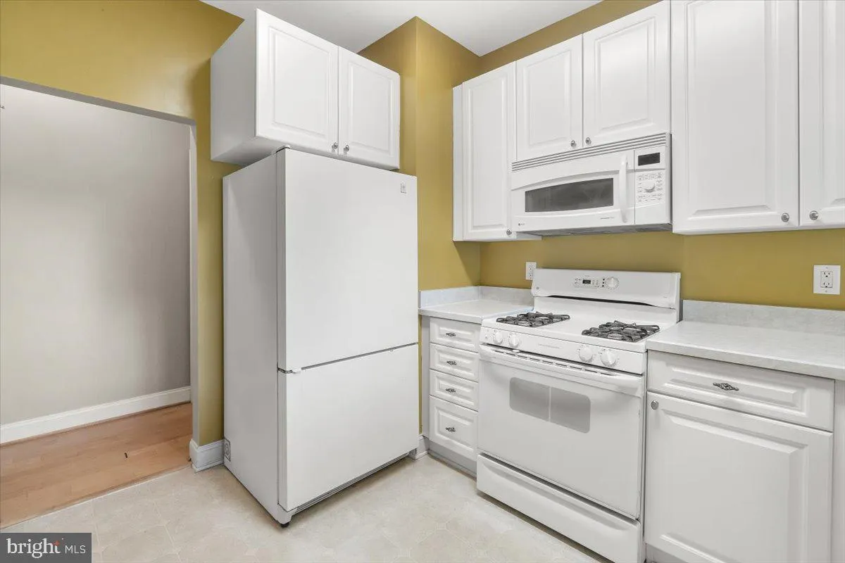 Frederick, Maryland 21701, United States, 2 Bedrooms Bedrooms, ,3 BathroomsBathrooms,Residential,Pending,120049