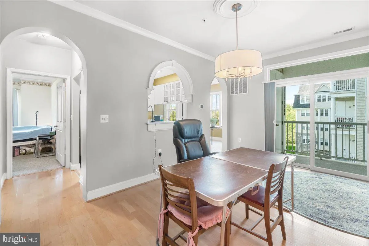 Frederick, Maryland 21701, United States, 2 Bedrooms Bedrooms, ,3 BathroomsBathrooms,Residential,Pending,120049