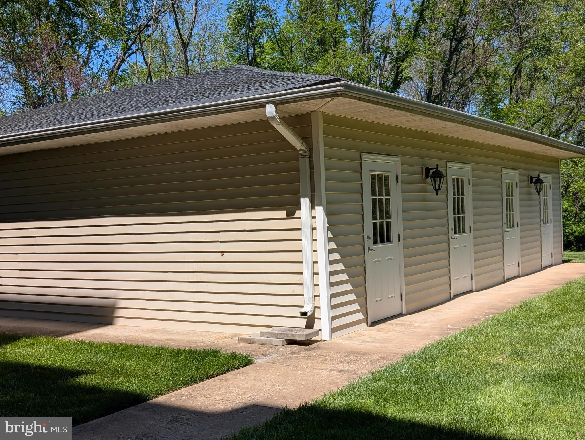 Frederick, Maryland 21701, United States, 2 Bedrooms Bedrooms, ,3 BathroomsBathrooms,Residential,Pending,120049