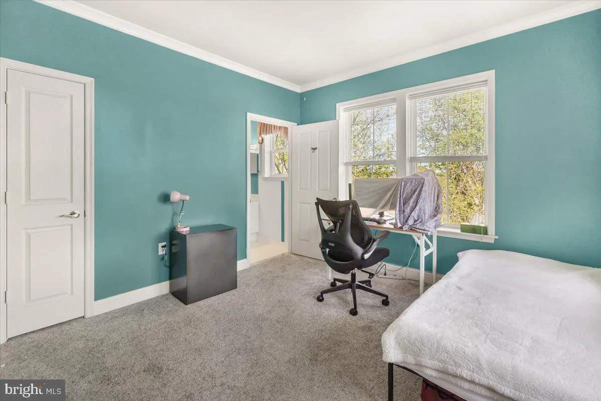 Frederick, Maryland 21701, United States, 2 Bedrooms Bedrooms, ,3 BathroomsBathrooms,Residential,Pending,120049