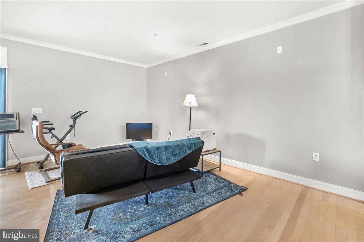 Frederick, Maryland 21701, United States, 2 Bedrooms Bedrooms, ,3 BathroomsBathrooms,Residential,Pending,120049