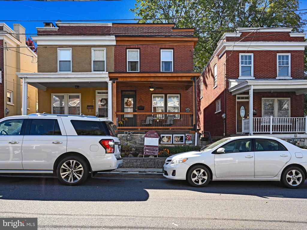 Photo of 934 Edgewood Avenue, Lancaster, PA 17603 (MLS # PALA2058804)