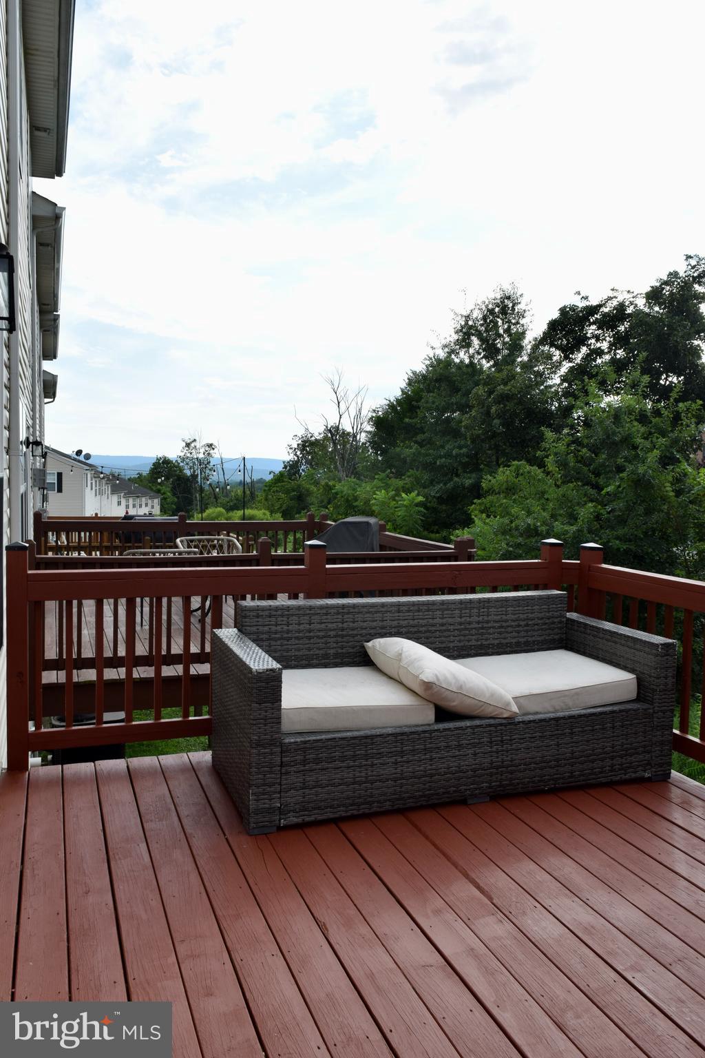 117 STONE HILL DRIVE