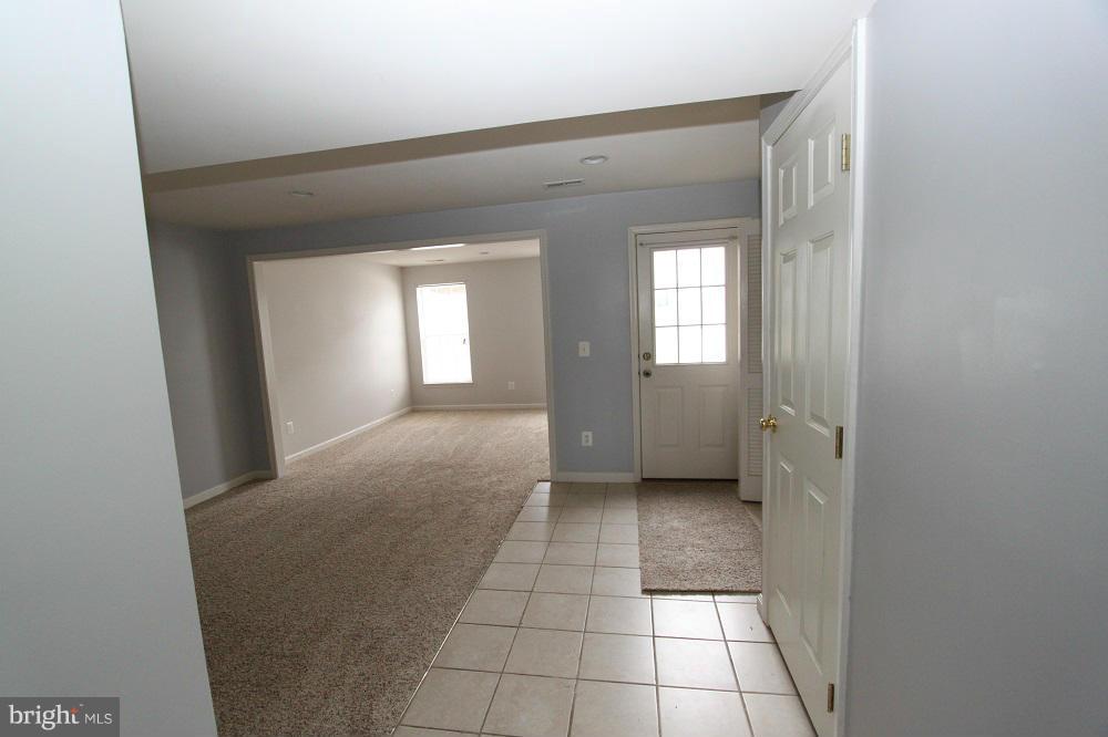 LAKELAND PLACE - Residential Lease