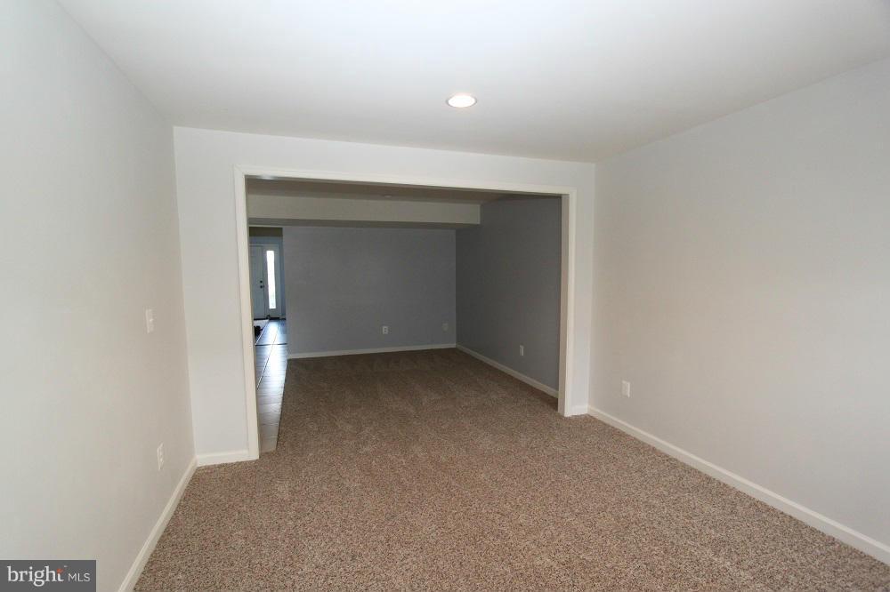 LAKELAND PLACE - Residential Lease