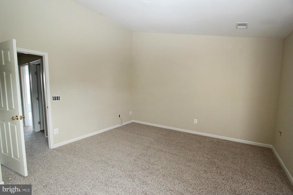 LAKELAND PLACE - Residential Lease