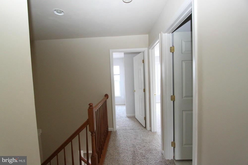 LAKELAND PLACE - Residential Lease