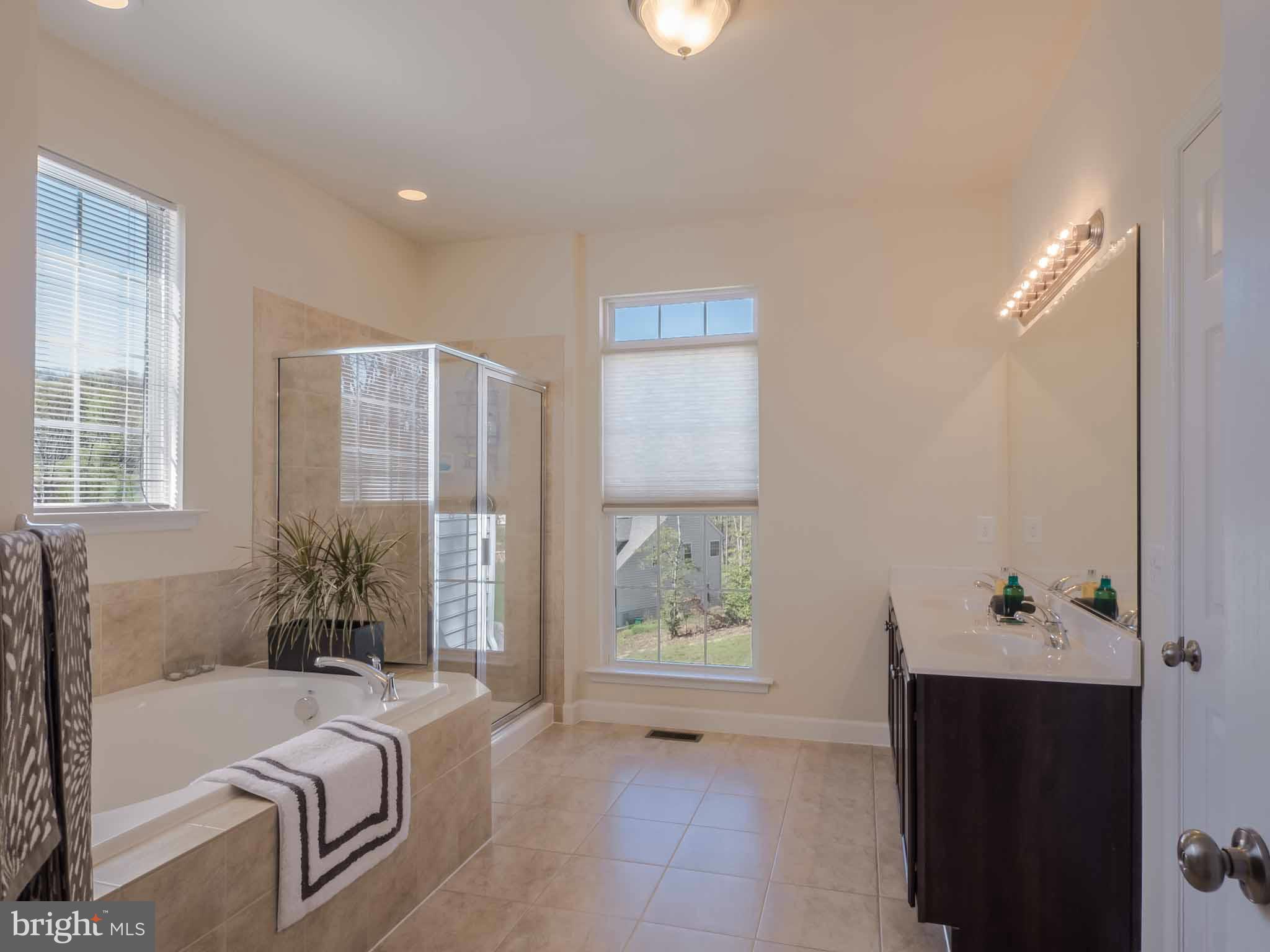 WOODS OF MYRTLE POINT - Residential Lease