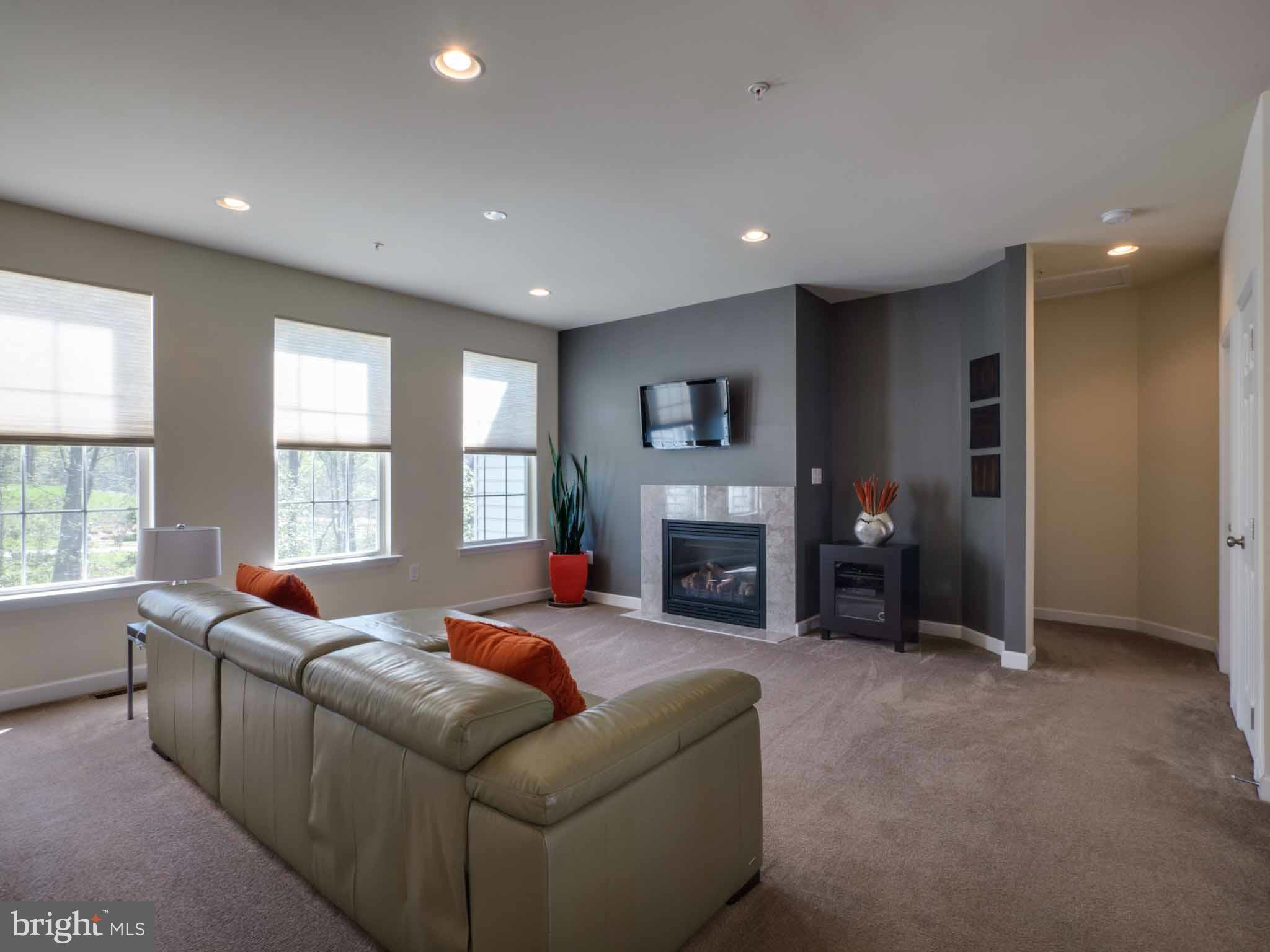 WOODS OF MYRTLE POINT - Residential Lease