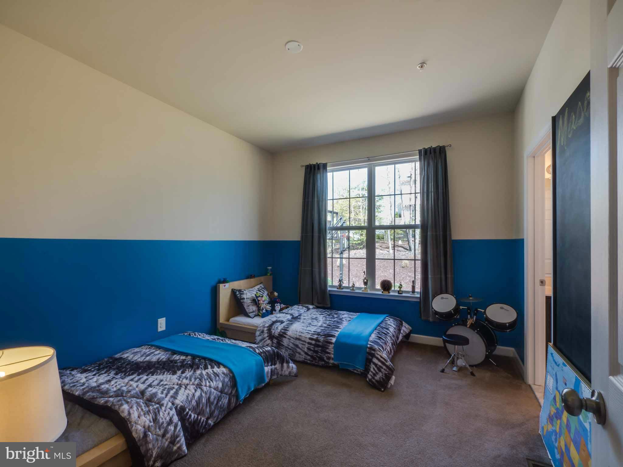 WOODS OF MYRTLE POINT - Residential Lease