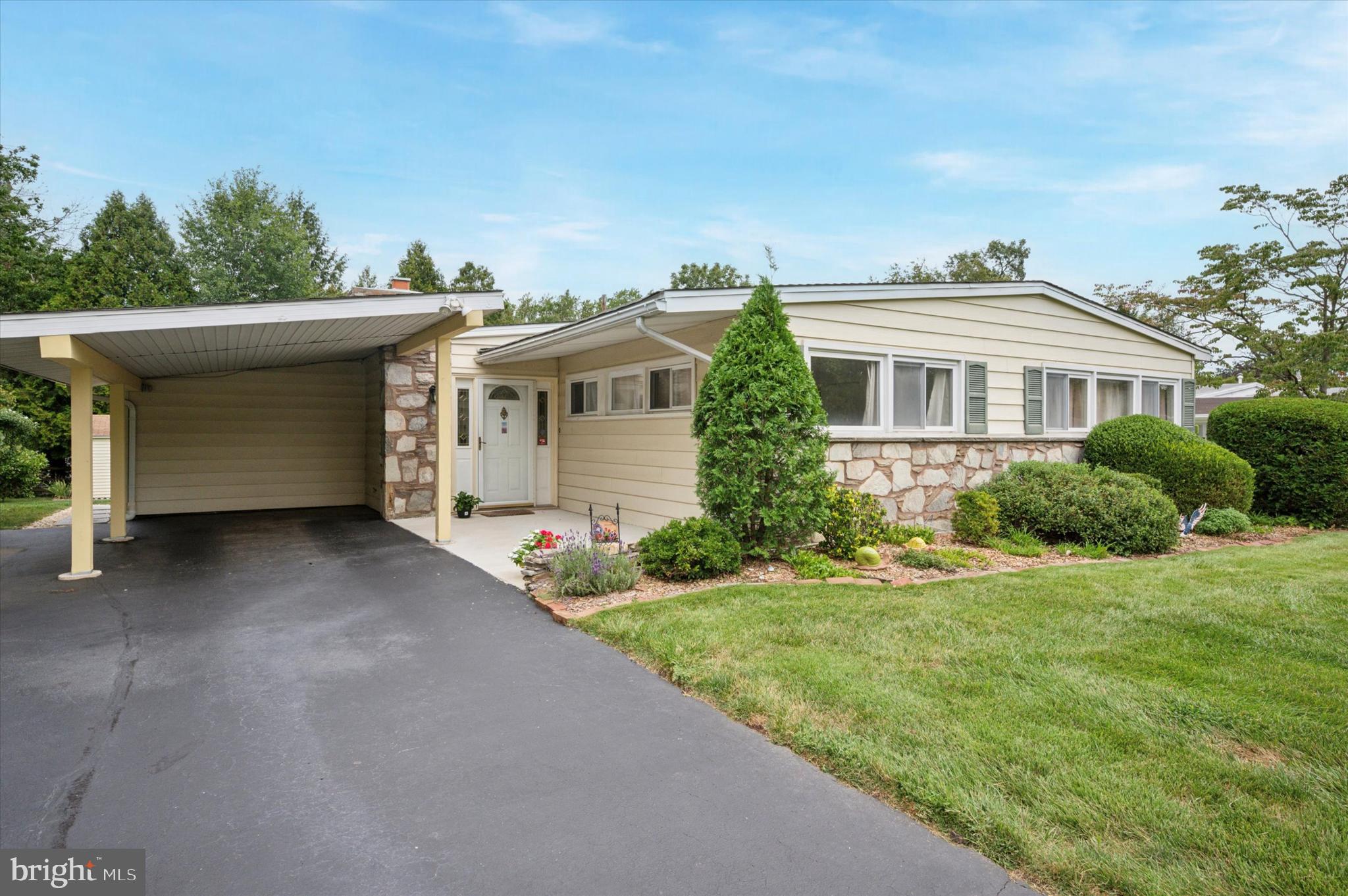 GREYSTONE MANOR - Residential