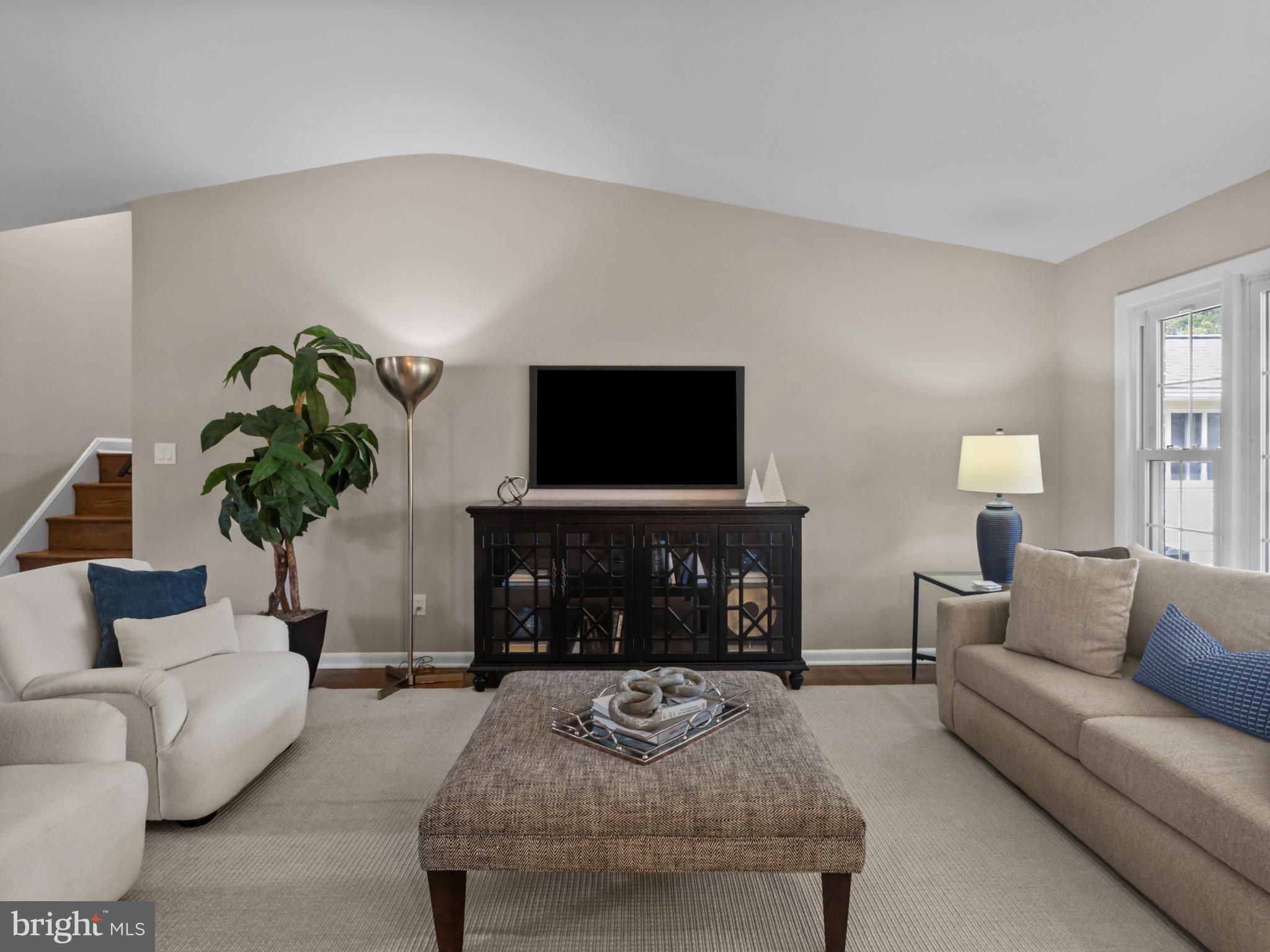 13203 FOXHALL DRIVE