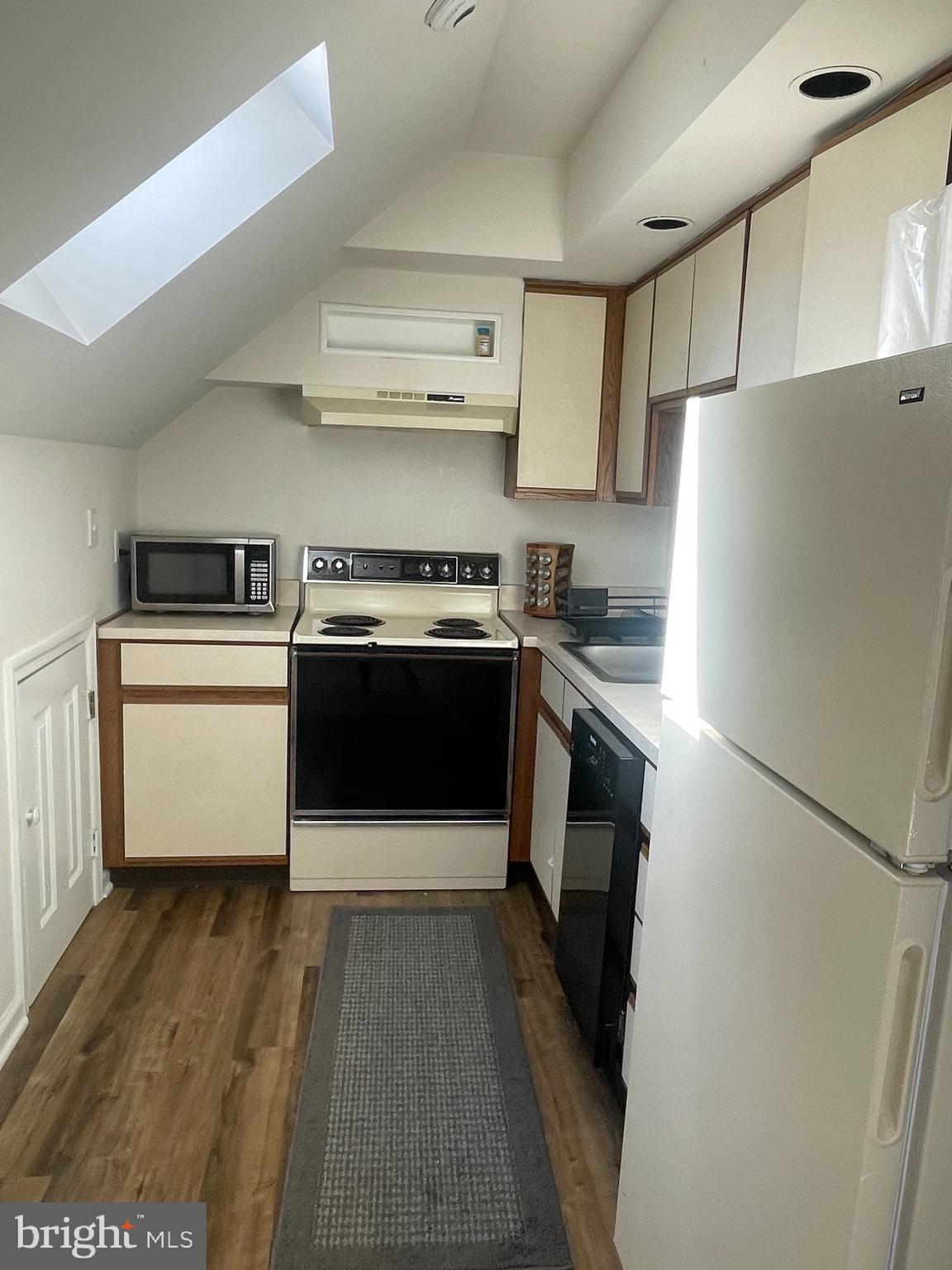 000 - Residential Lease