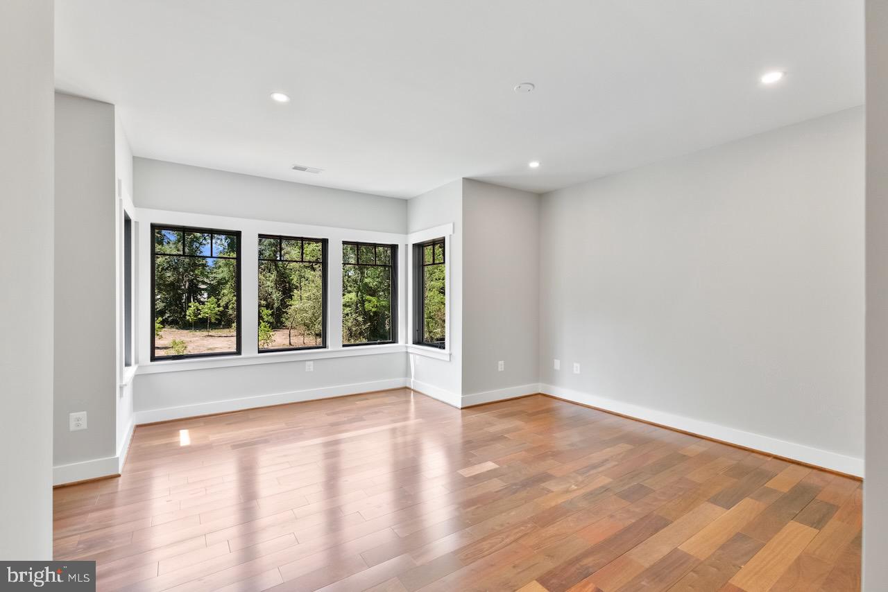 CENTREVILLE FARMS - Residential