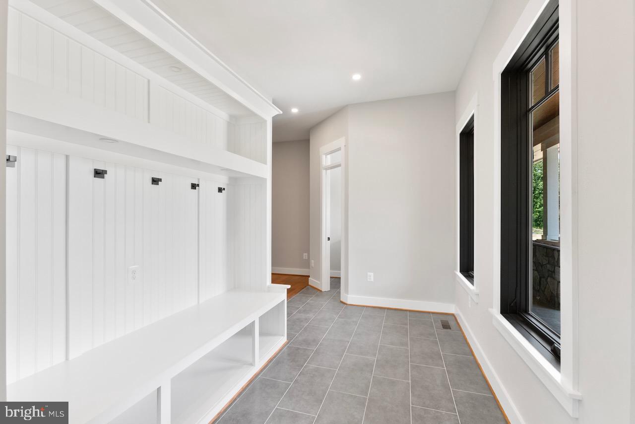 CENTREVILLE FARMS - Residential