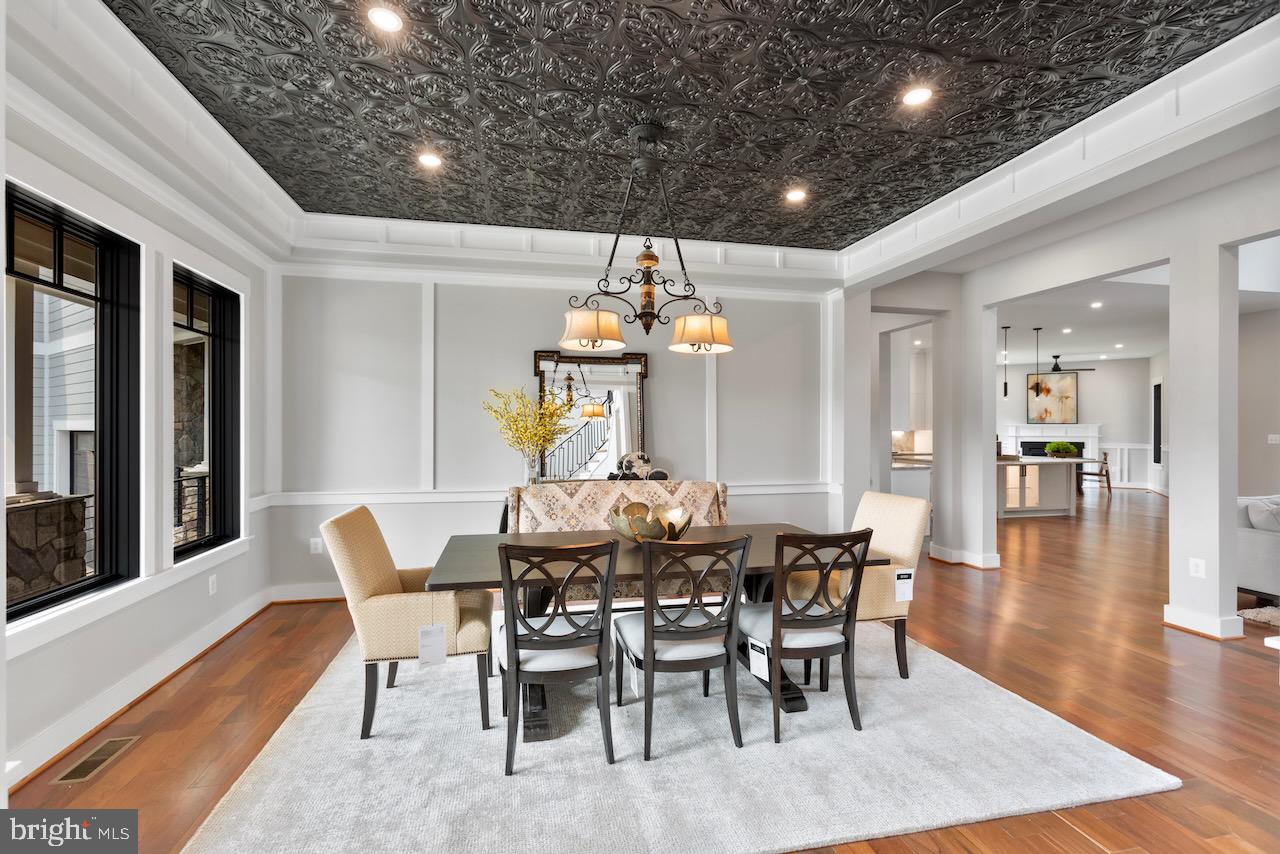 CENTREVILLE FARMS - Residential