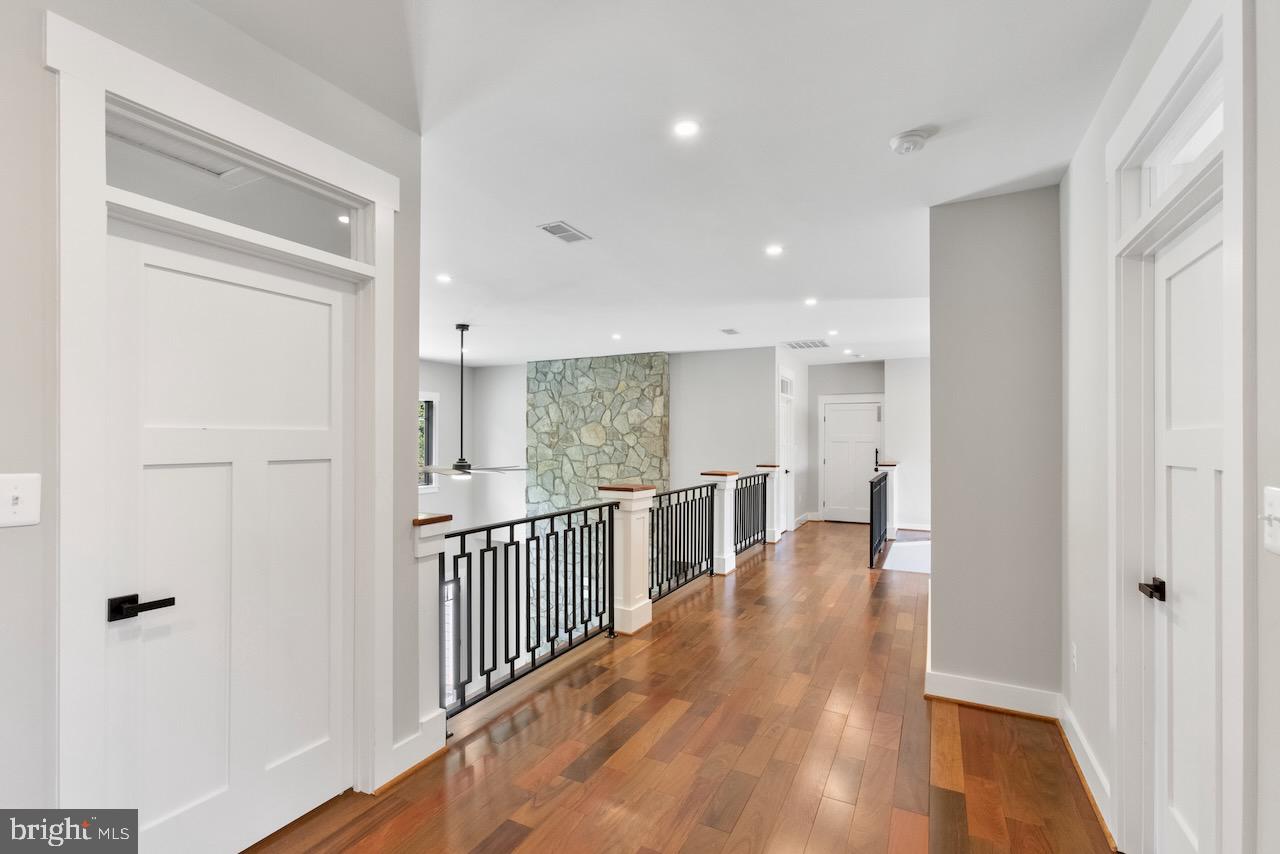 CENTREVILLE FARMS - Residential