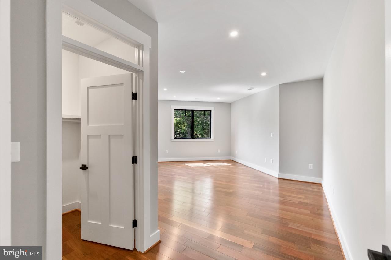 CENTREVILLE FARMS - Residential