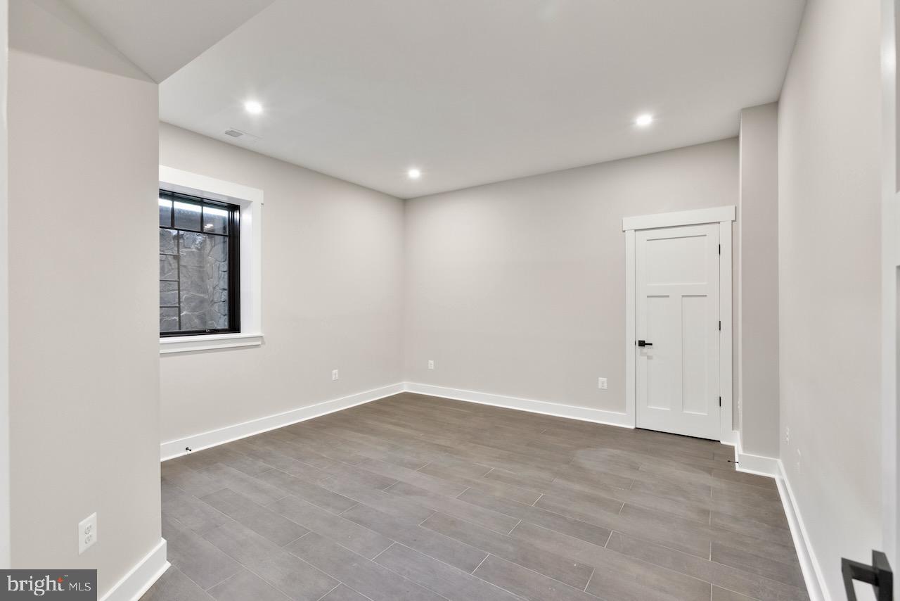 CENTREVILLE FARMS - Residential