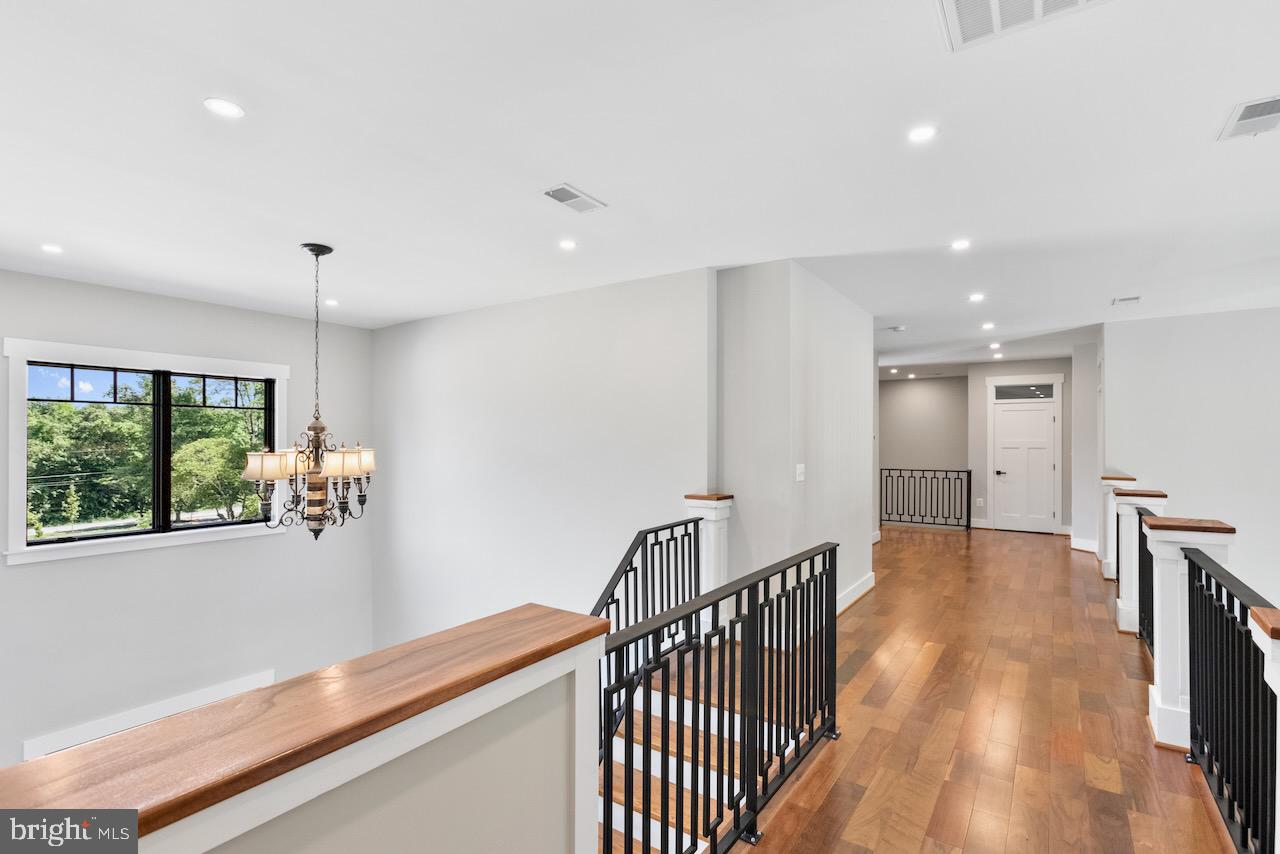 CENTREVILLE FARMS - Residential