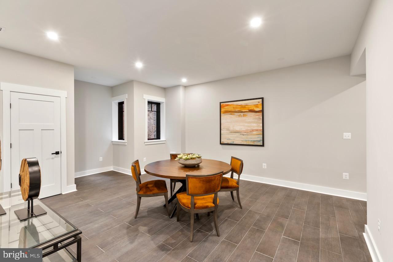 CENTREVILLE FARMS - Residential