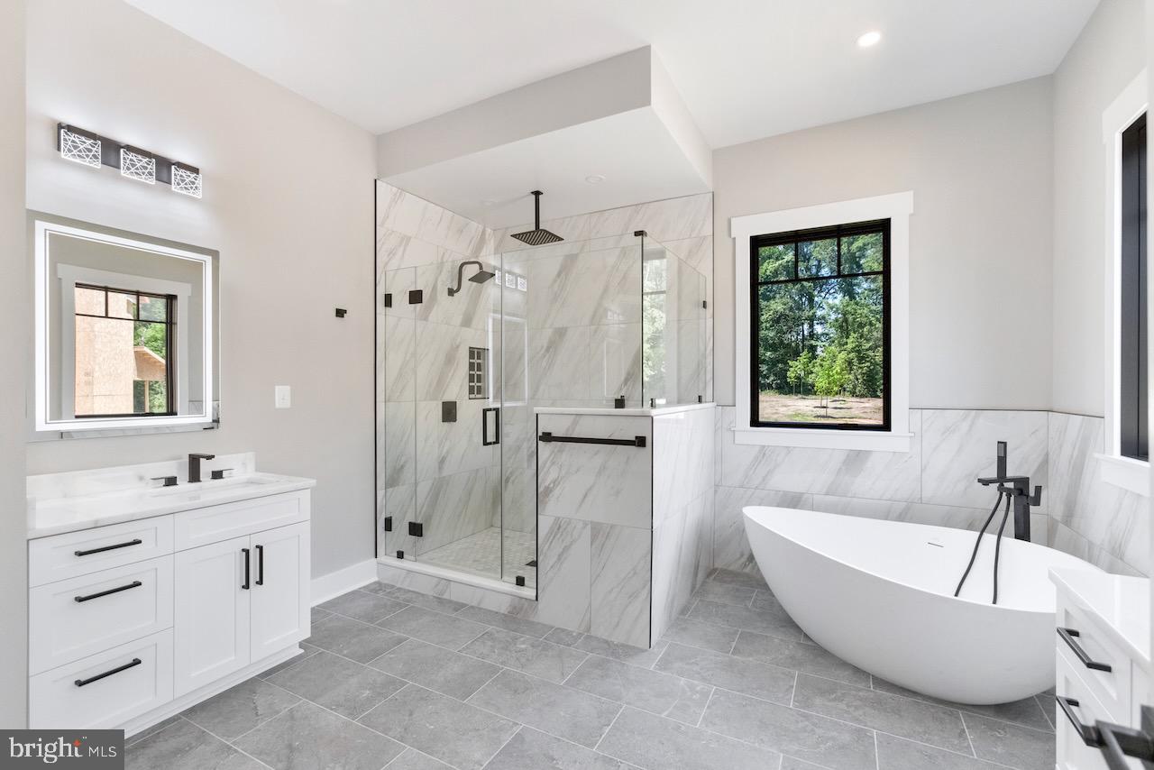 CENTREVILLE FARMS - Residential