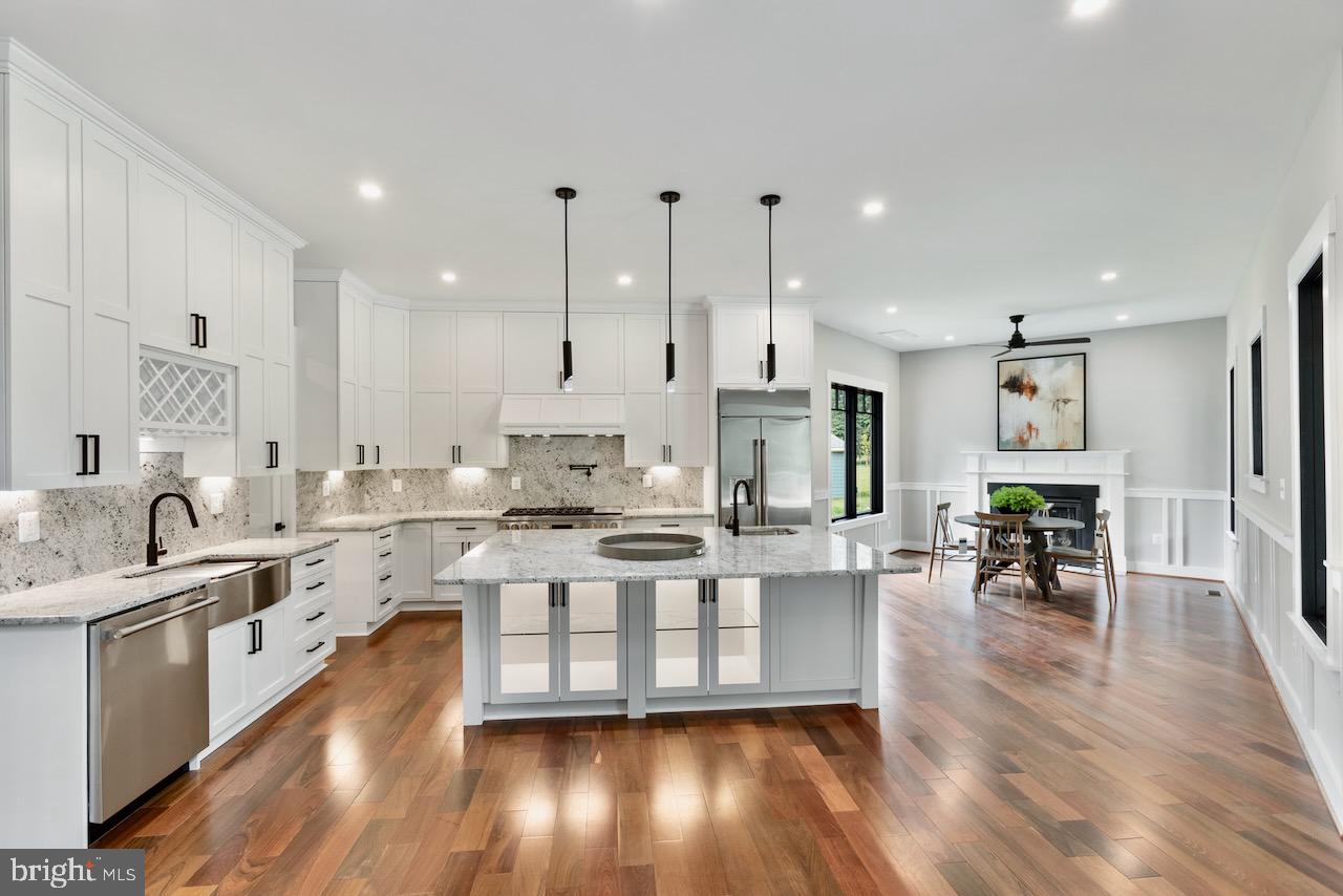 CENTREVILLE FARMS - Residential