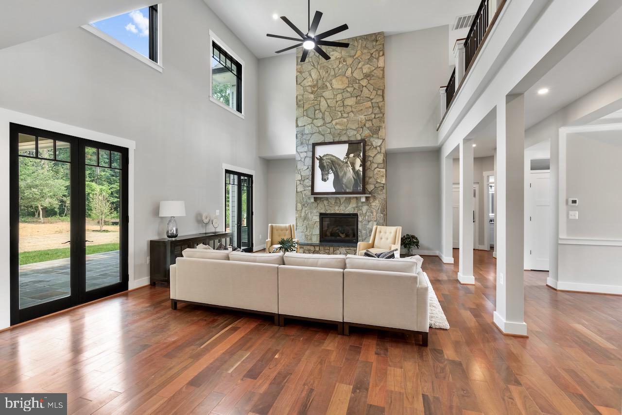 CENTREVILLE FARMS - Residential