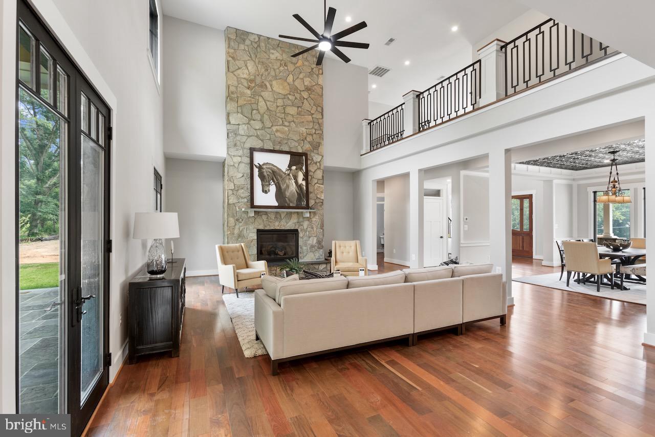 CENTREVILLE FARMS - Residential