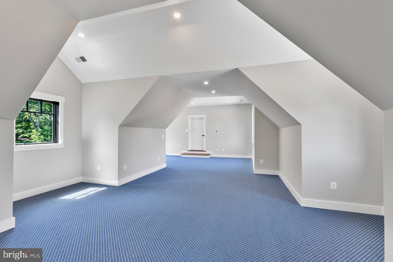 CENTREVILLE FARMS - Residential