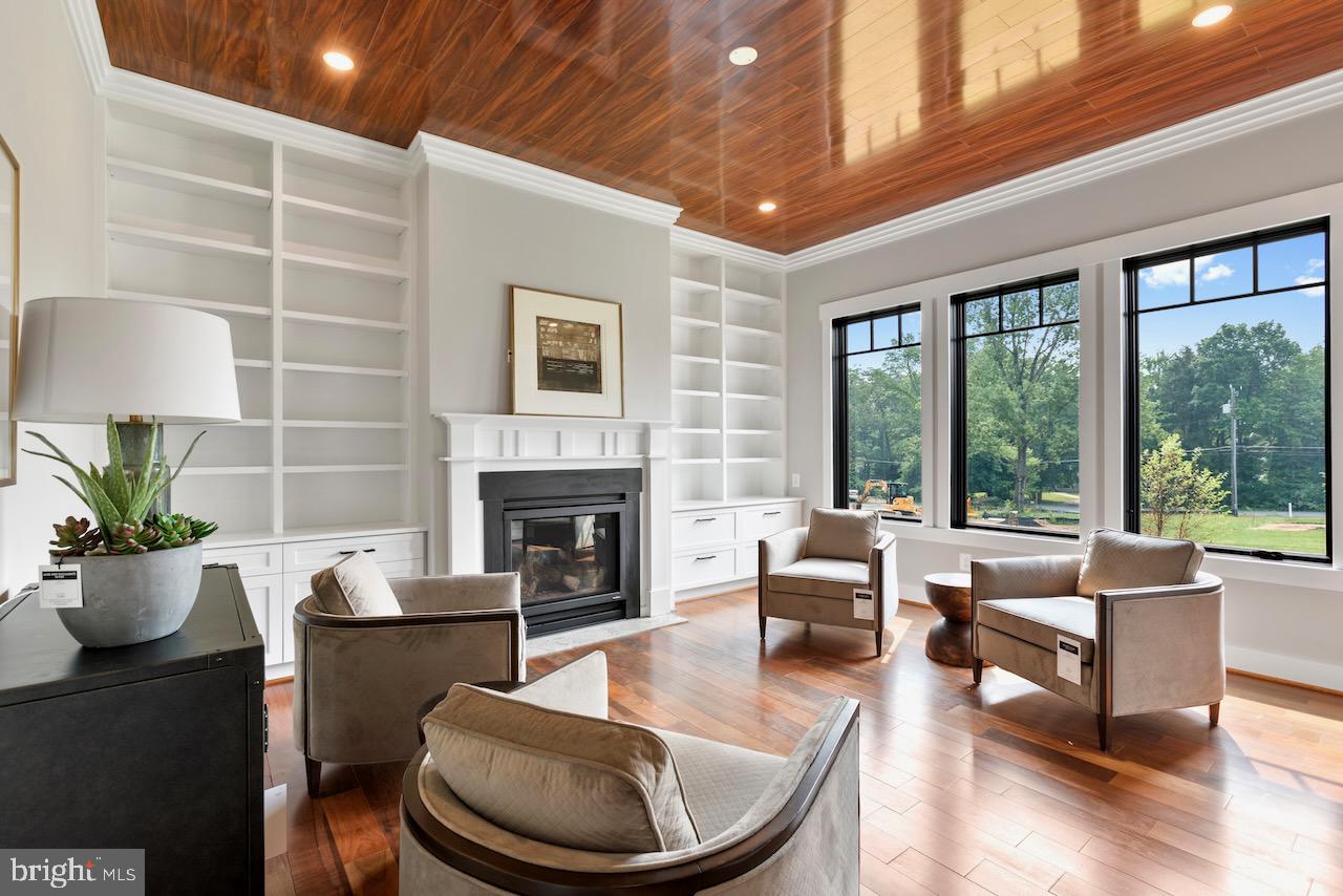 CENTREVILLE FARMS - Residential