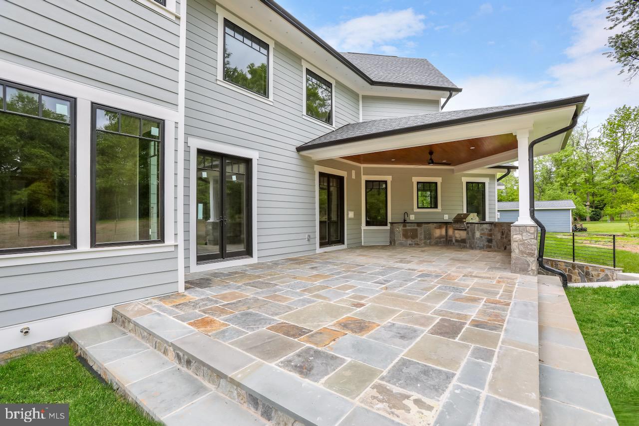 CENTREVILLE FARMS - Residential