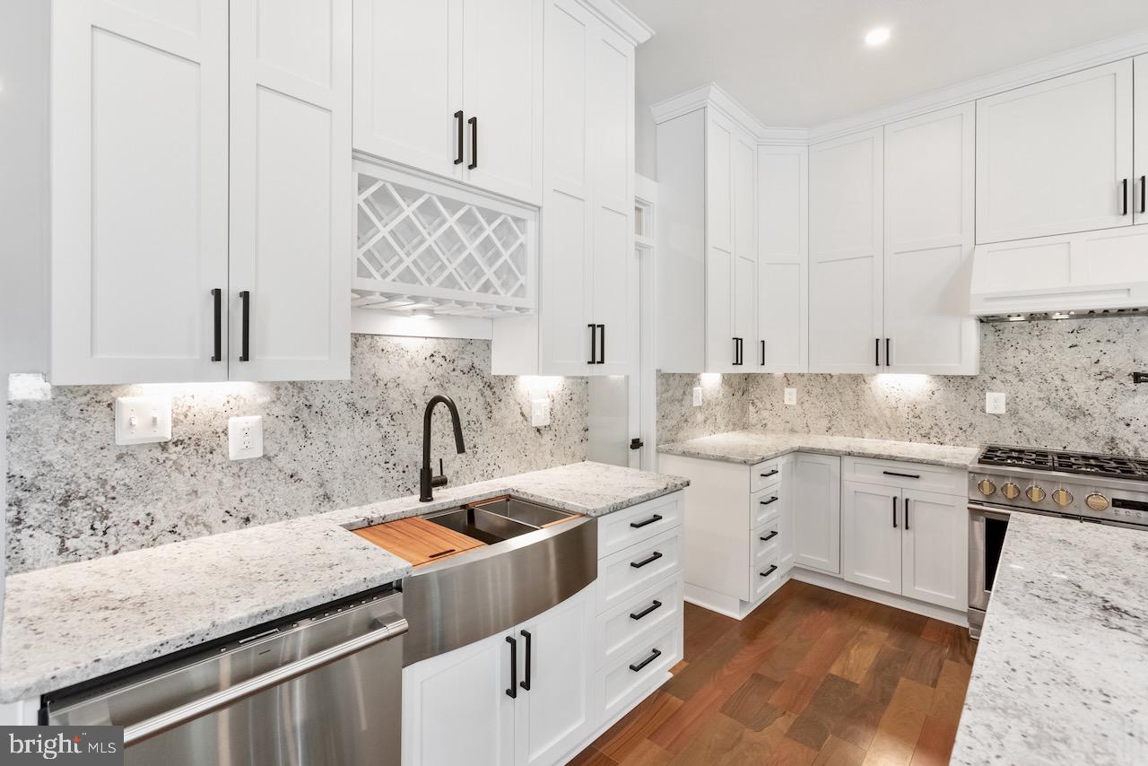 CENTREVILLE FARMS - Residential