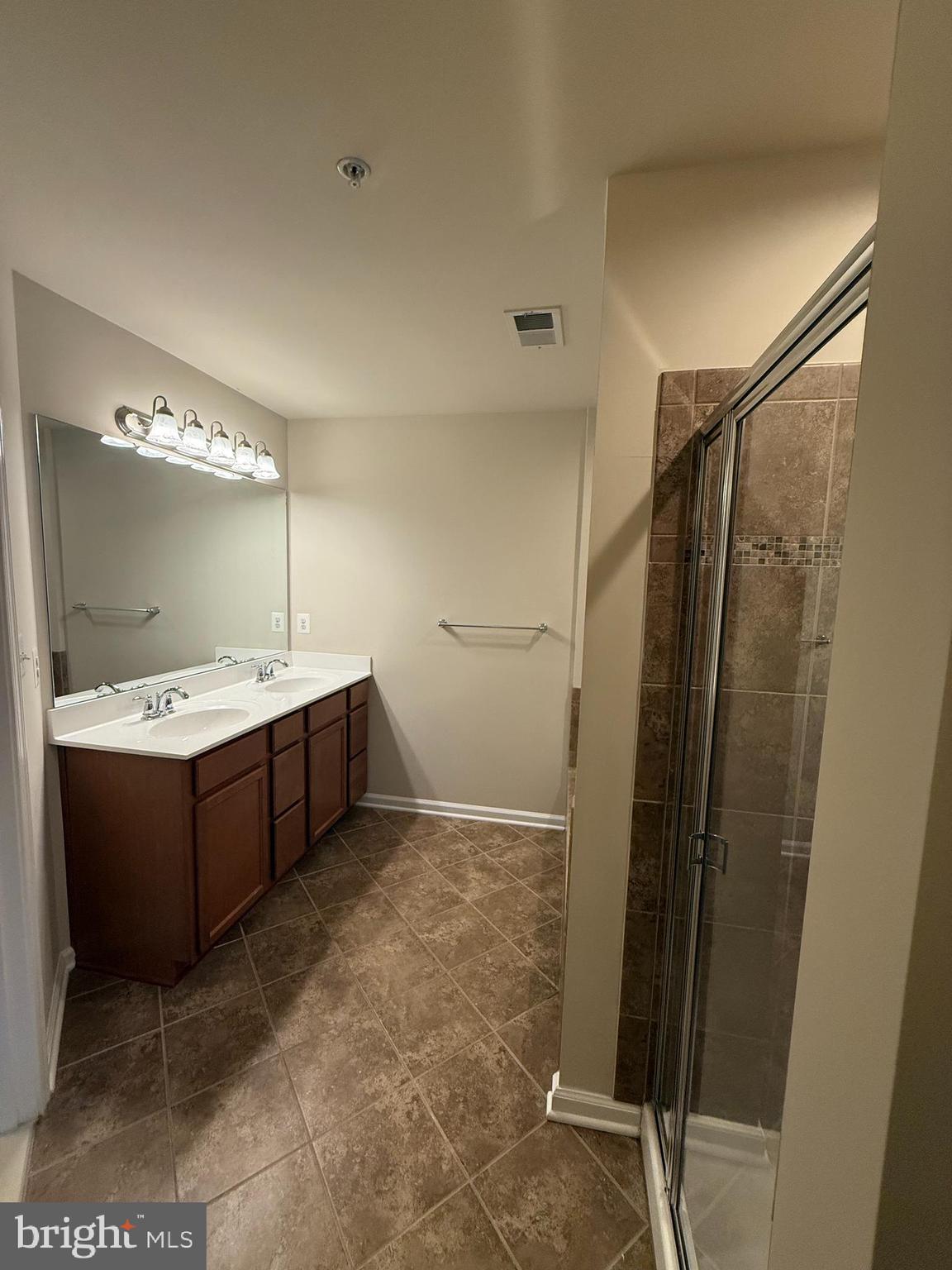 HICKORY VILLAGE - Residential Lease