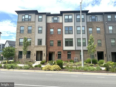 13246 Woodland Park Road Unit 4G, Herndon, VA MLS: VAFX2220196
