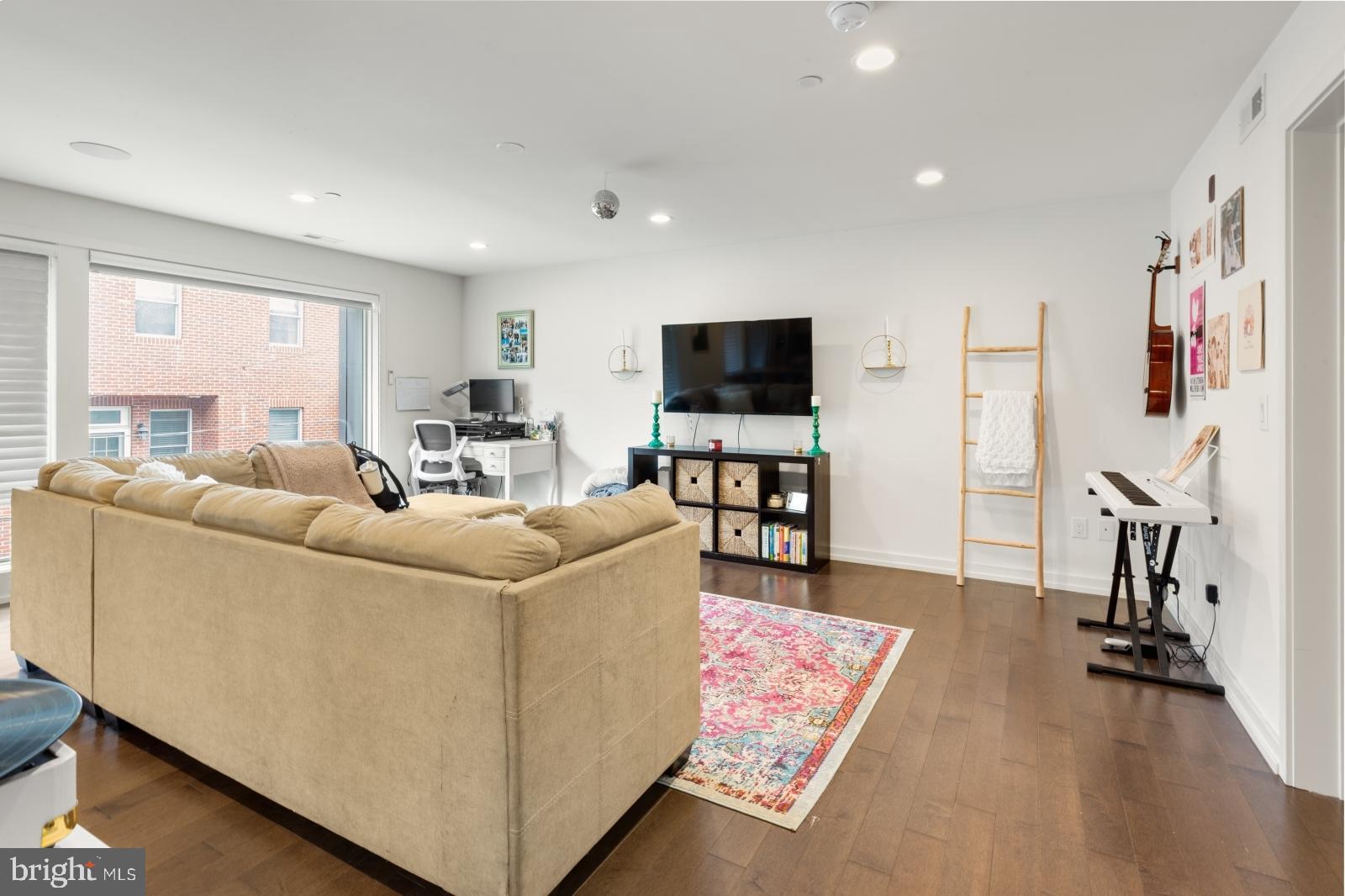 BELLA VISTA - Residential Lease