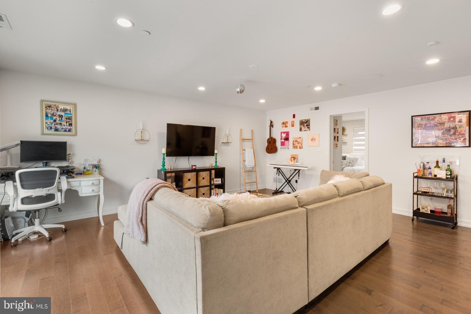 BELLA VISTA - Residential Lease