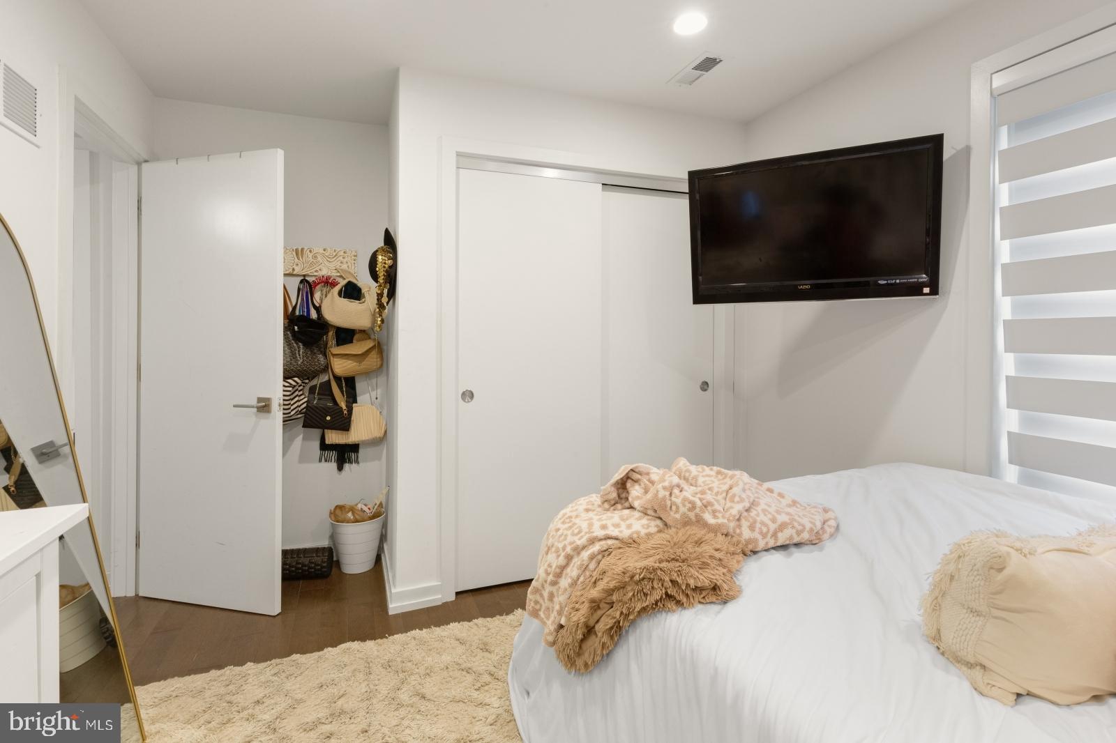 BELLA VISTA - Residential Lease