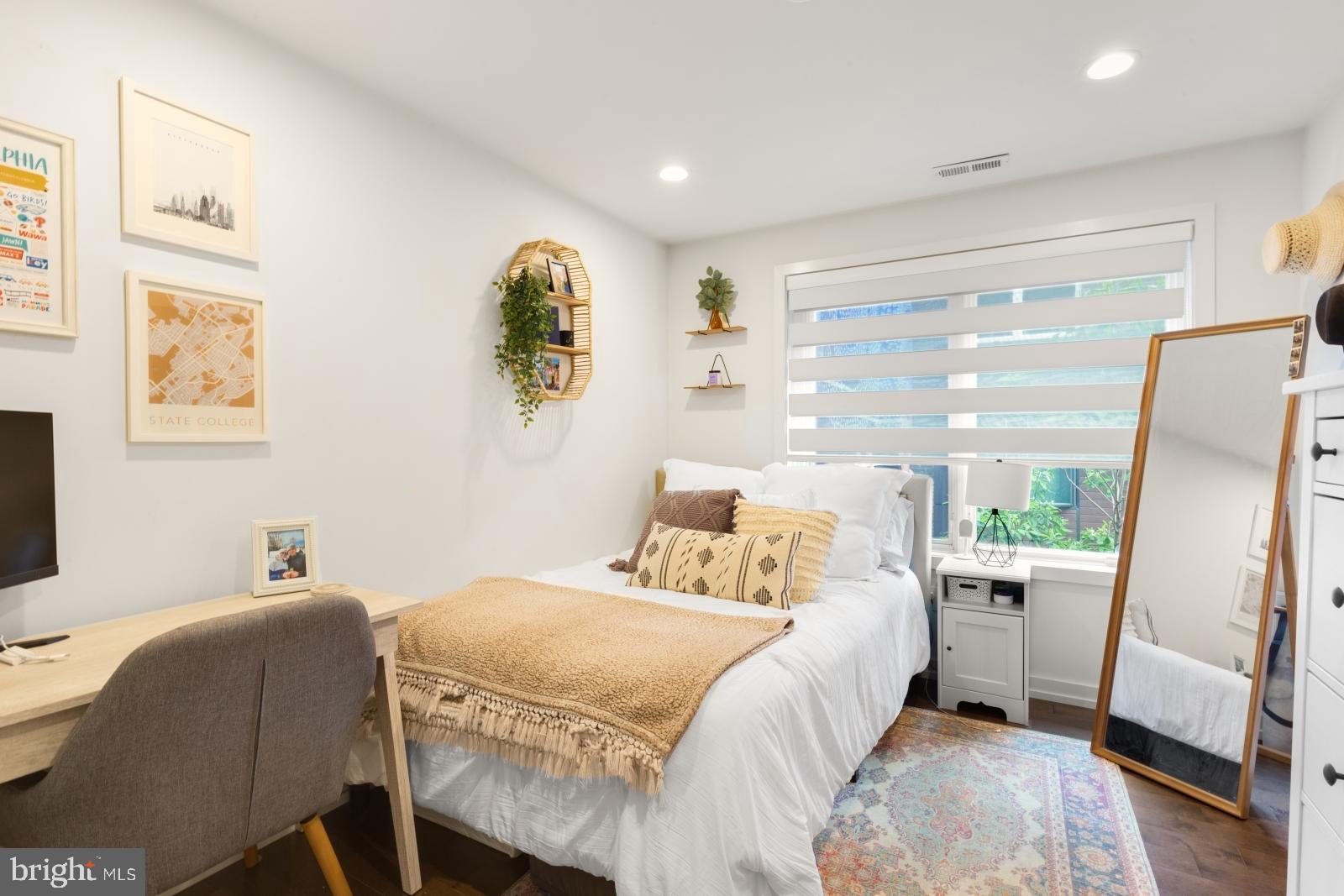 BELLA VISTA - Residential Lease