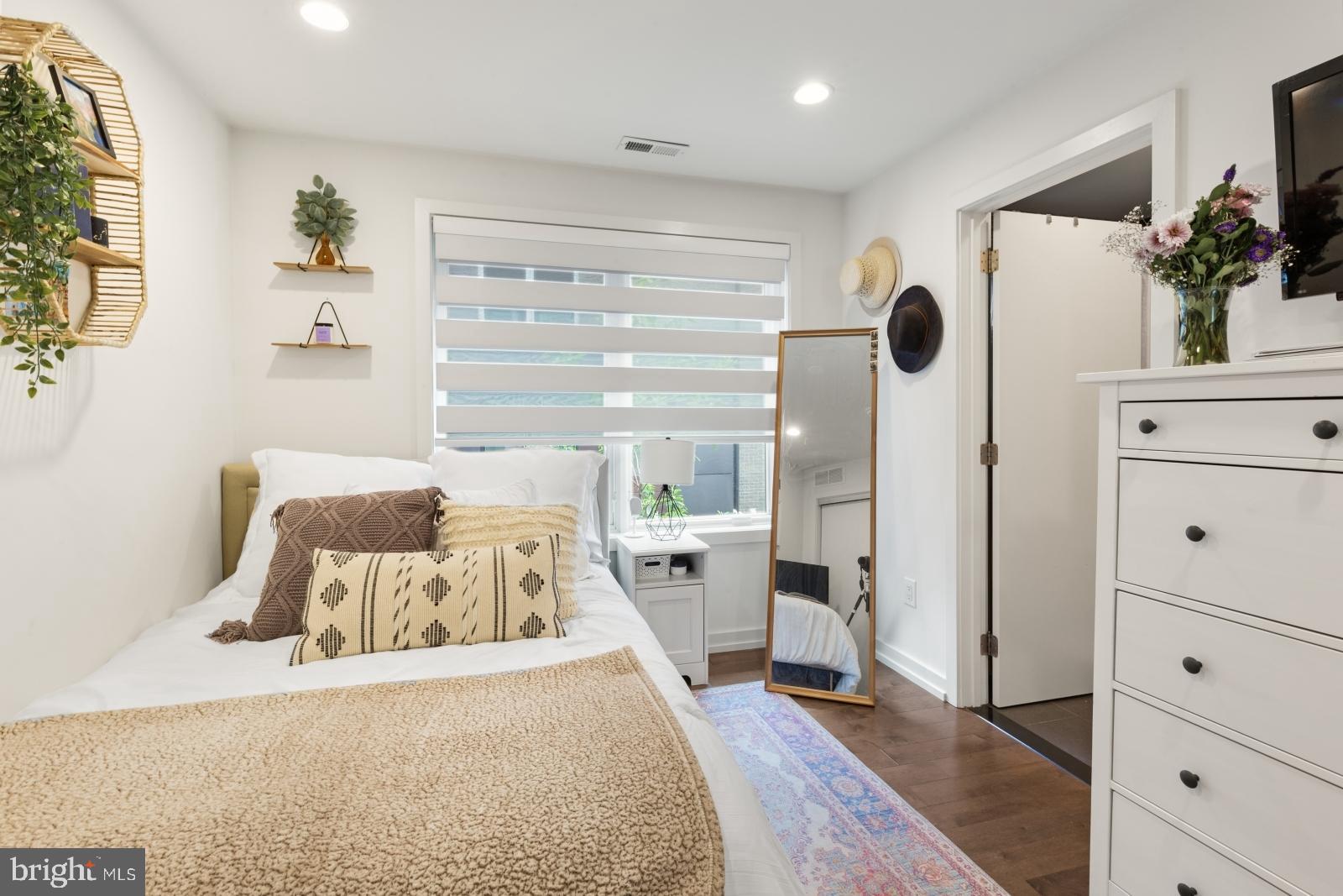 BELLA VISTA - Residential Lease