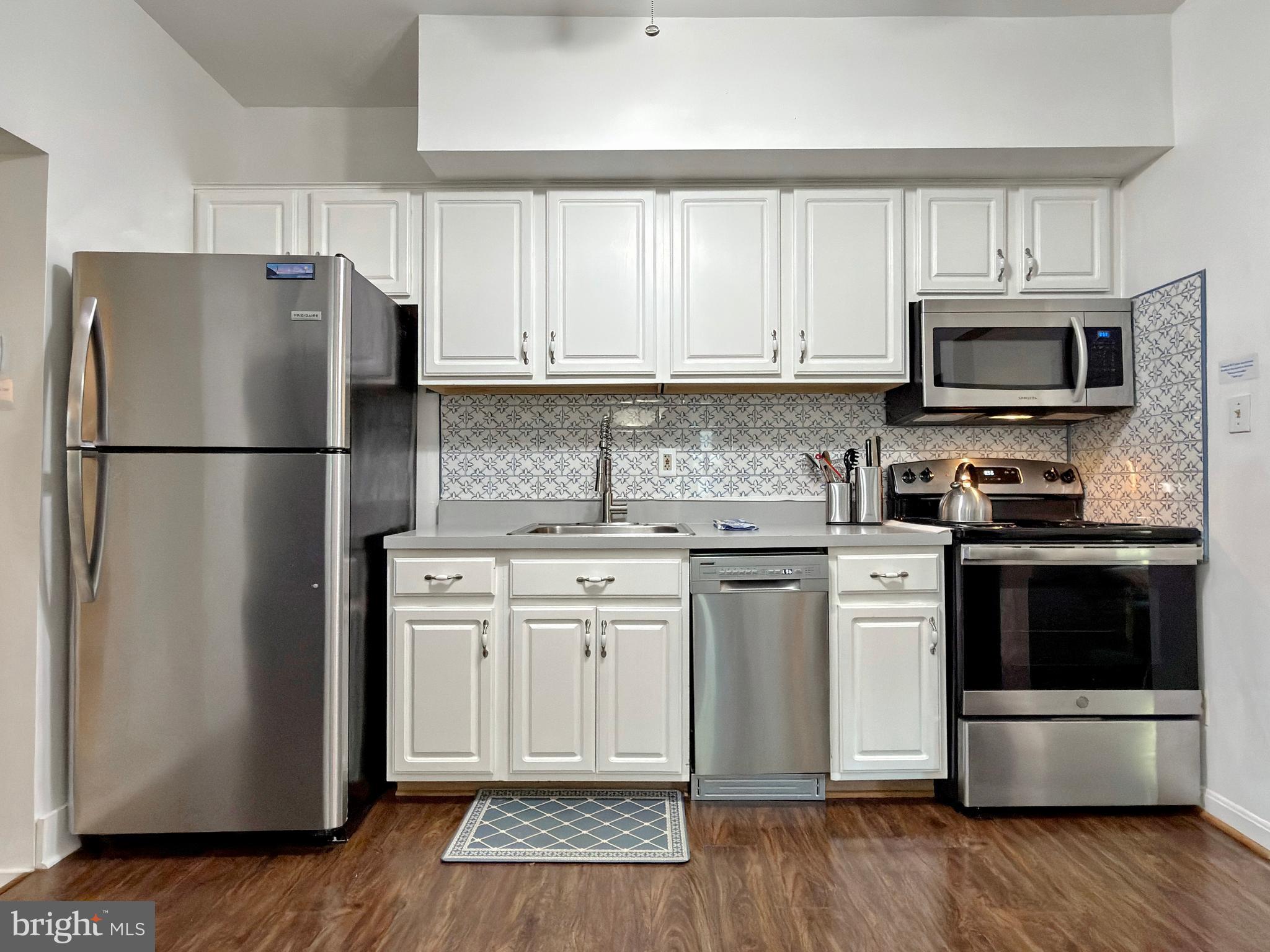 COBB ISLAND - Residential