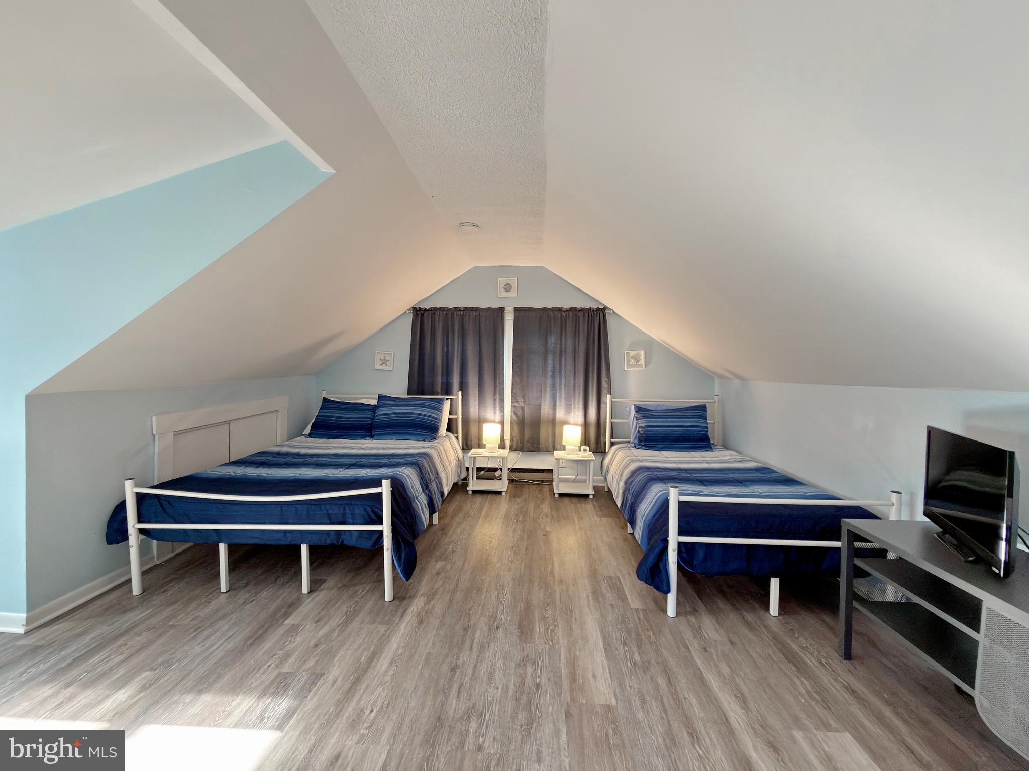 COBB ISLAND - Residential