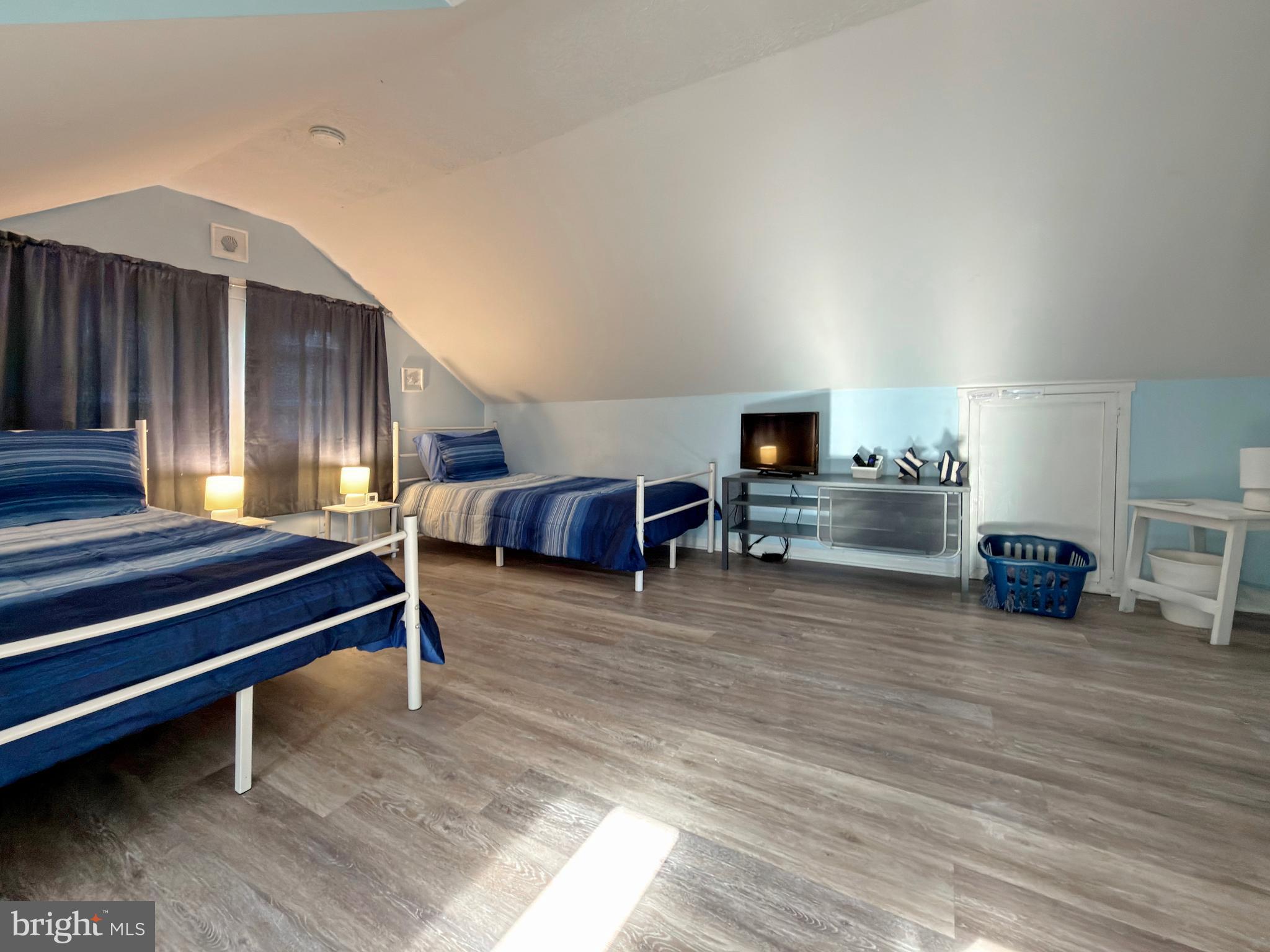 COBB ISLAND - Residential