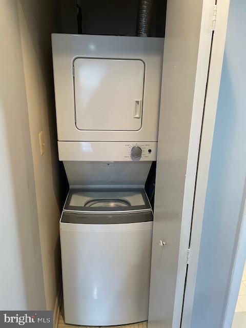 DEVON HILLS CONDO - Residential Lease